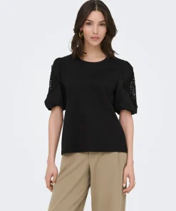 JDY UMA LACE DETAIL TOP IN BLACK - M