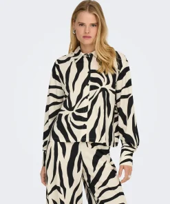 ONLY SAKURA SHIRT IN BLACK PRINT