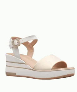 TOMMY BOWE TAUMANTA SANDALS IN BLING SPARKLE