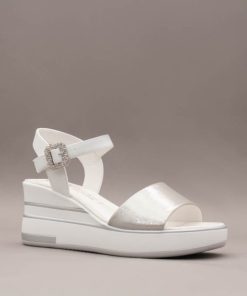 TOMMY BOWE TAUMANTA SANDALS IN CHROME BLING